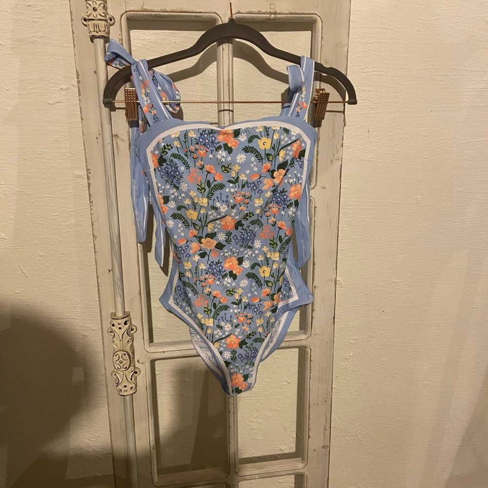 Reversible One Piece NEW - Picture 5 of 7